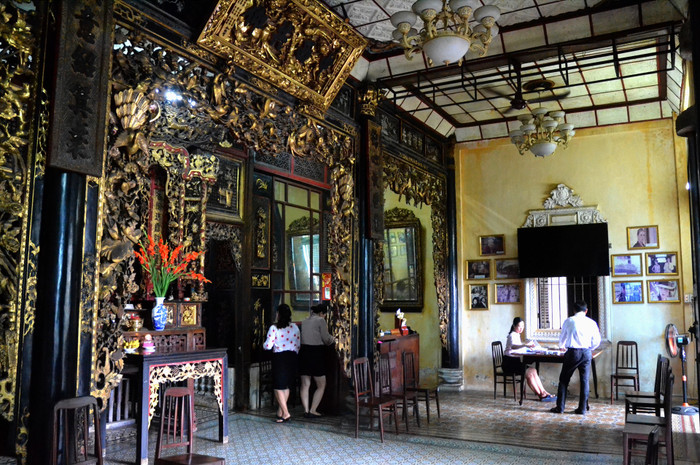 Bên trong nhà cổ. Ảnh: báo Lao Động