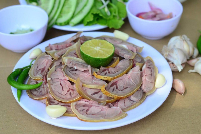 Vùng đất bao bọc Hoa hậu Tiểu Vy có những món ngon trứ danh nào? Ảnh 7