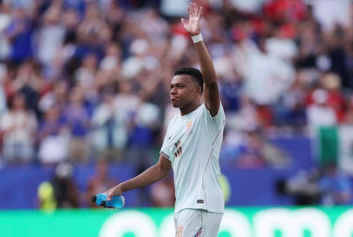 Mbappe tiếp tục vượt lên trên Messi ở cuộc đua Chiếc giày vàng, đồng thời tiến sát kỷ lục ghi bàn vĩ đại nhất lịch sử World Cup. Ảnh: FIFA