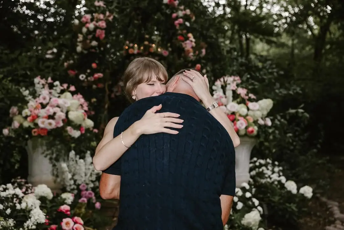 Taylor Swift và Travis Kelce chính thức về chung một nhà trong hôn lễ được tổ chức ngày 3/7.