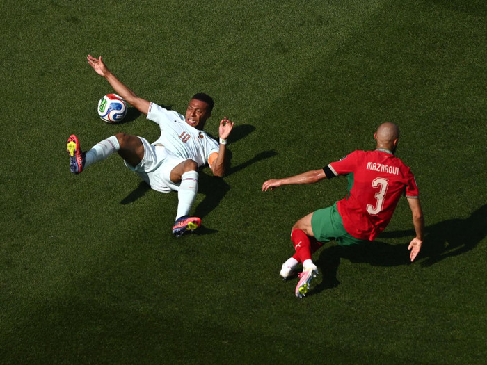 Mbappe trấn an người hâm mộ sau va chạm ở mắt cá chân, khẳng định vẫn ổn và sẵn sàng cùng Pháp chinh phục World Cup. Ảnh: FIFA