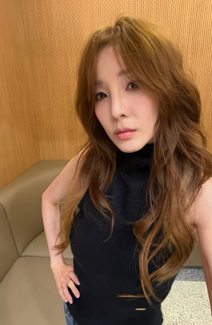Thời gian gần đây, Sandara Park đang tích cực quảng bá cho sản phẩm âm nhạc mới.&nbsp;