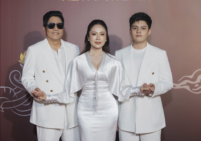 Gia đình NSƯT Đức Thịnh và diễn viên Thanh Thúy chiếm spotlight mạng xã hội mới đây.