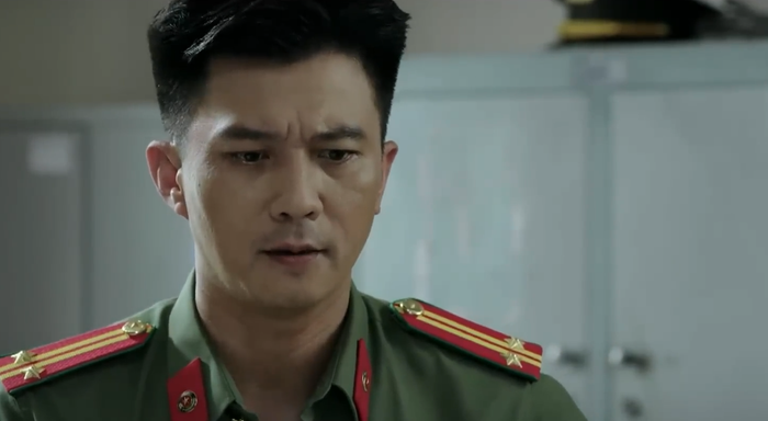 Hà Việt Dũng vào vai Phạm Minh - lãnh đạo phòng an ninh nội địa. (Ảnh: Chụp màn hình)