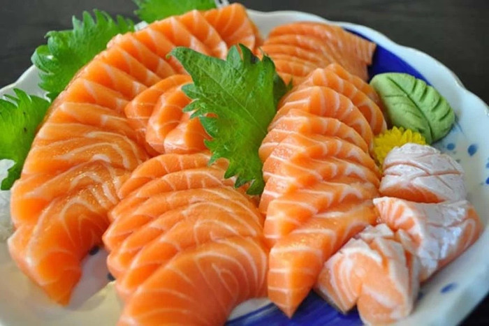 Cá hồi được cho là có lượng vitamin D cao, tốt cho sức khỏe. (Ảnh: Du lịch Sapa)