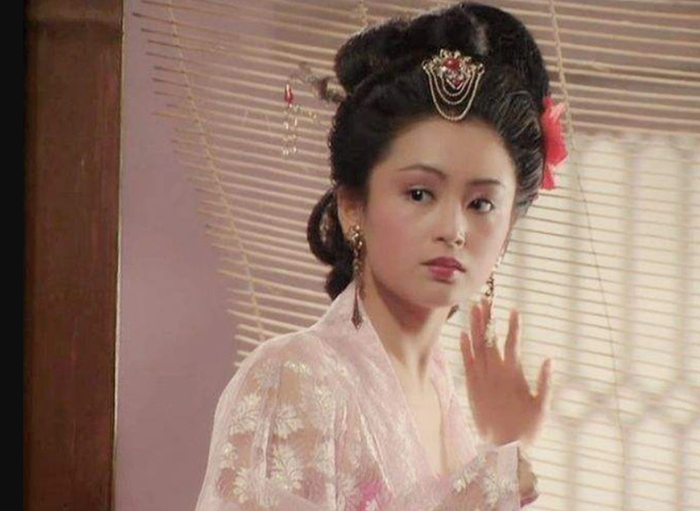 Trần Hồng được nhiều khán giả xem là phiên bản Điêu Thuyền đẹp và kinh điển nhất trong lịch sử phim truyền hình Hoa ngữ. Ảnh: Sohu.