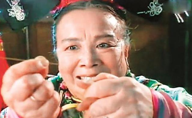 Dung Ma Ma trong phân cảnh tra tấn Tử Vy - một trong những khoảnh khắc ám ảnh nhất của Hoàn Châu Cách Cách.