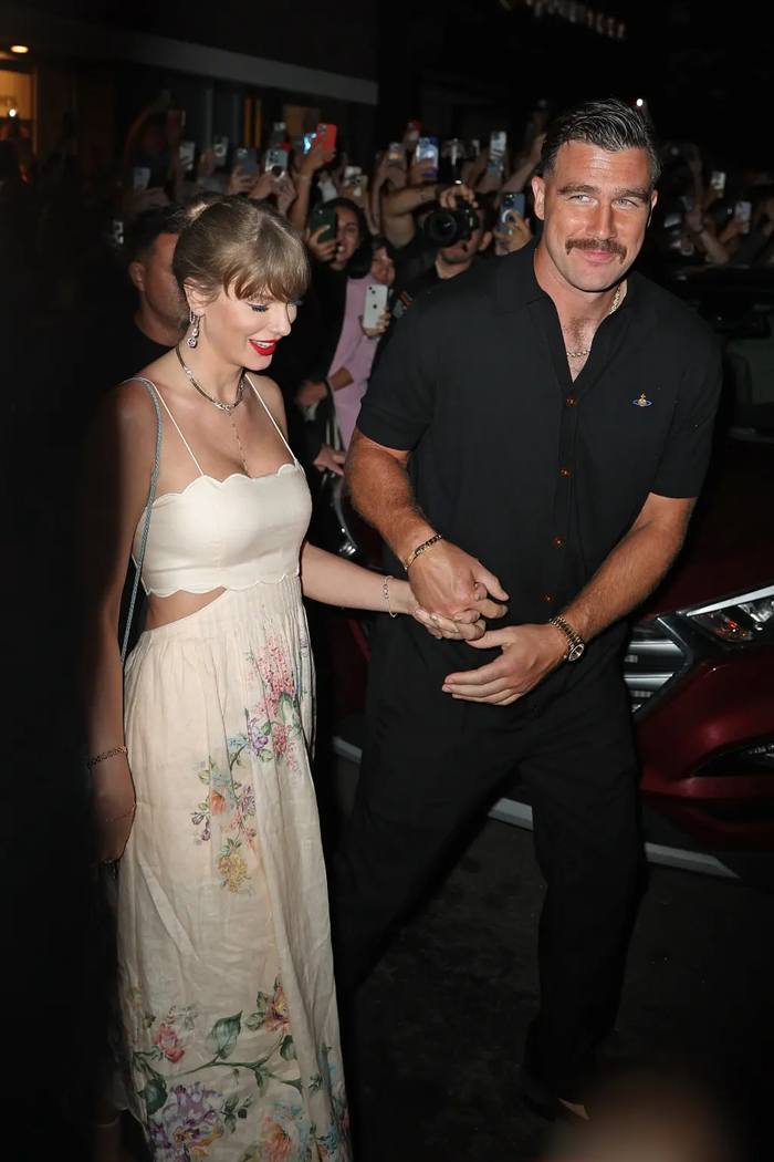 Taylor Swift và Travis Kelce tổ chức hôn lễ hôm 3/7 tại Madison Square Garden (New York) với sự tham dự của khoảng 1.000 khách mời.&nbsp;