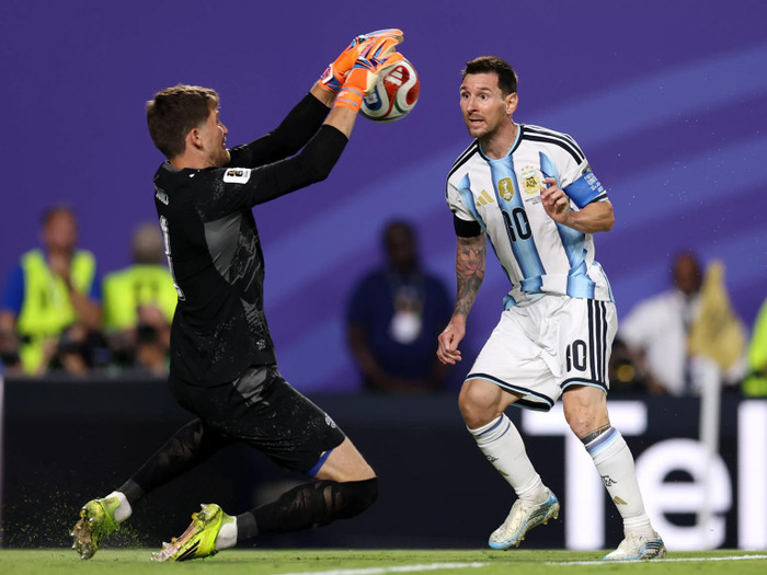 Messi sẽ đối đầu tuyển Anh ở bán kết. Ảnh: FIFA