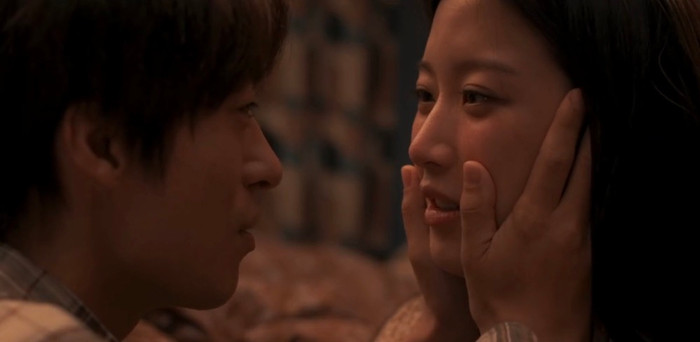 Eun Ho và Jeong Won viết nên chuyện tình đầu vừa ngọt ngào vừa nhiều tiếc nuối.