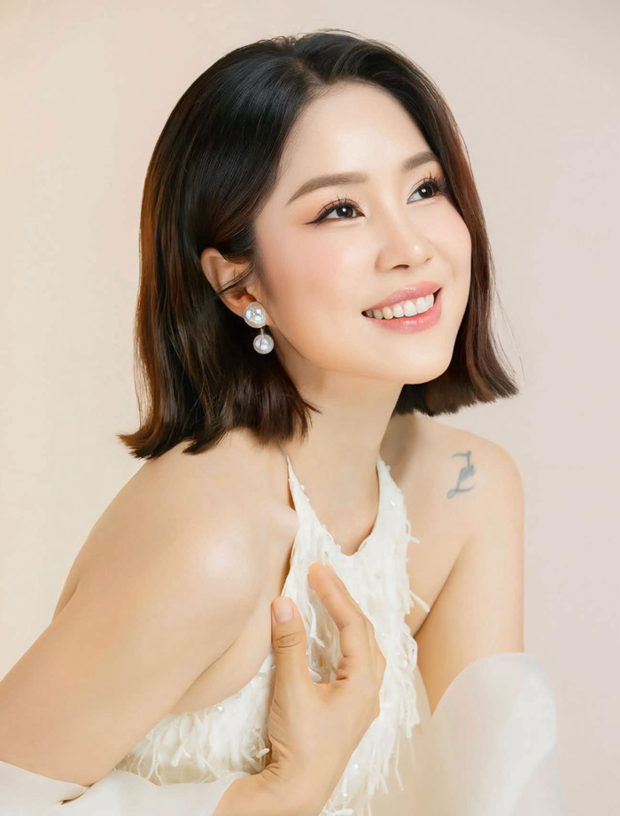 Năm 2026 đánh dấu giai đoạn thăng hoa rực rỡ của Lê Phương trên màn ảnh nhỏ với liên tiếp các dự án phim truyền hình gây sốt. Ảnh: FBNV