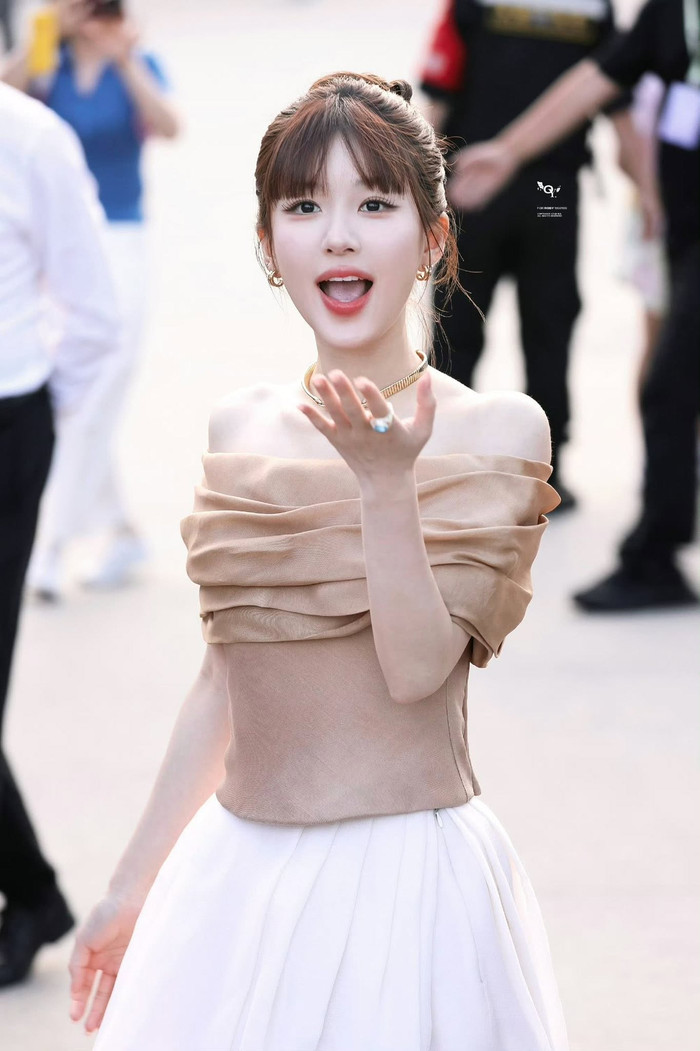 Triệu Lộ Tư đã lấy lại thần thái vui vẻ, tràn đầy năng lượng sau khi gặp biến cố sức khoẻ. Ảnh: Fansite