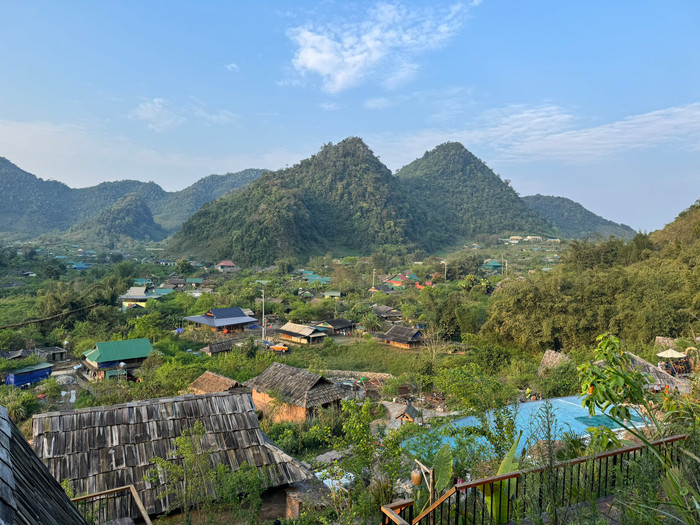 Vẻ đẹp rất khác sau những cung đường miền Tây xứ Nghệ - quê bà xã Hồ Văn Cường Ảnh 2