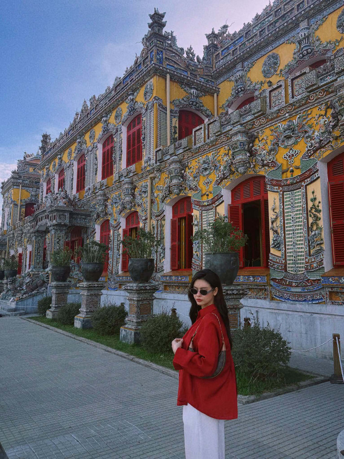 Trương Quỳnh Anh trong chuyến du lịch Huế. (Ảnh: FBNV)