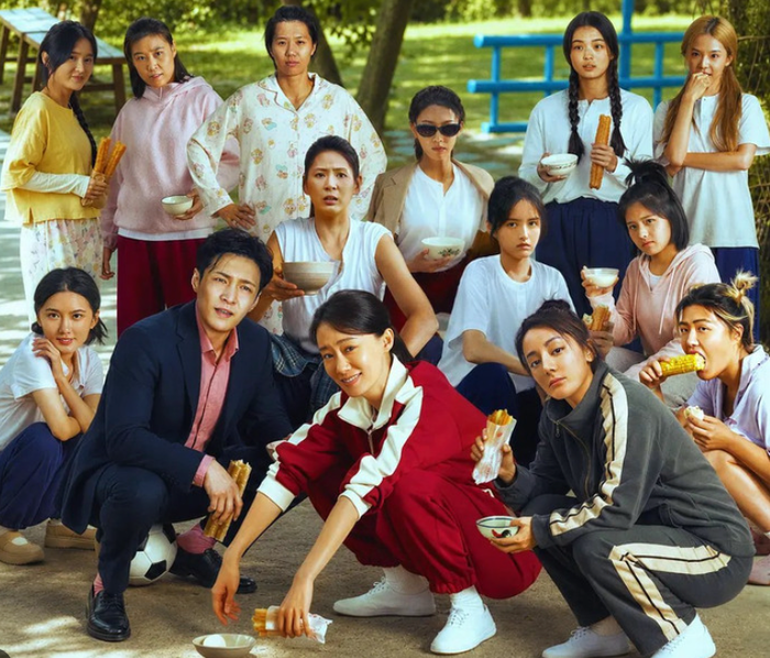 Đoàn phim Đội Bóng Đá Nữ Kung Fu gây chú ý với tiêu chuẩn bữa ăn 80 NDT/người, áp dụng đồng đều cho toàn bộ diễn viên và ê-kíp hậu trường.