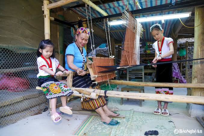 Người xứ Nghệ nổi tiếng với ý chí bền bỉ, chịu khó. Ảnh minh họa/Nguồn: báo Nghệ An