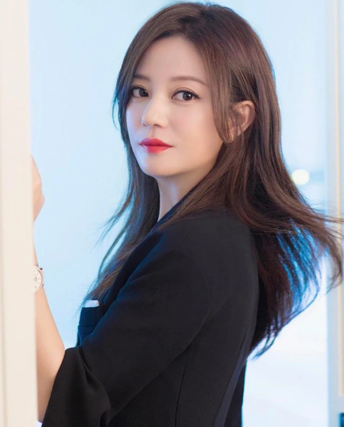 Triệu Vy từng là một trong những ngôi sao quyền lực nhất của màn ảnh Hoa ngữ với sự nghiệp trải dài từ diễn xuất đến đạo diễn và đầu tư. Ảnh: Sohu.