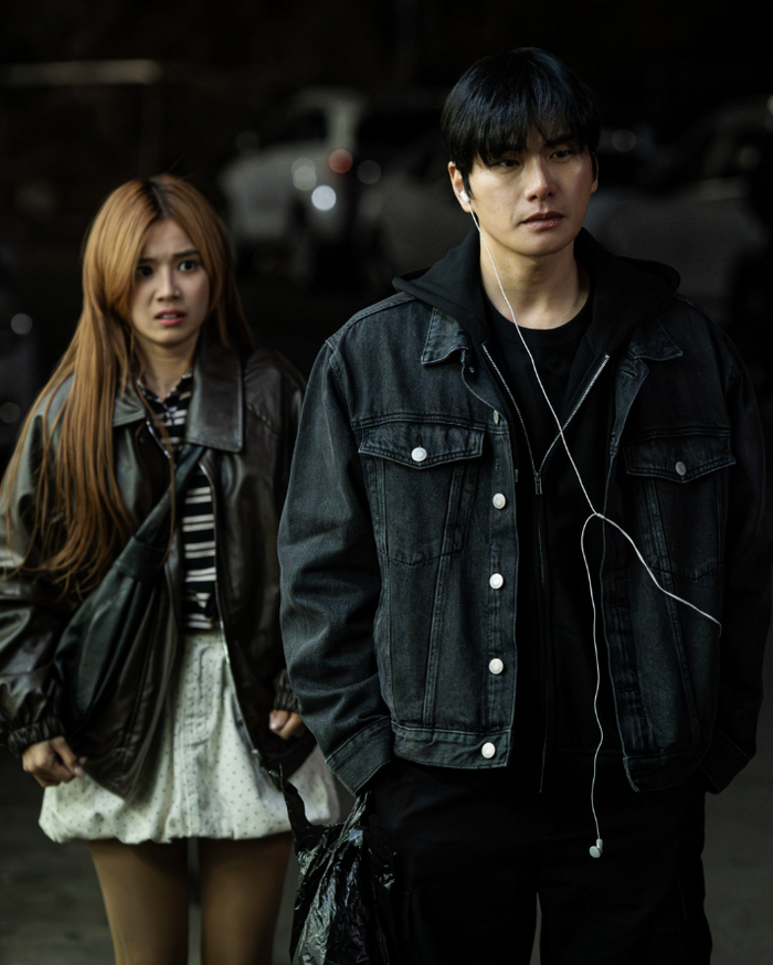 Lee Yi Kyung dành nhiều lời khen cho ê-kíp và các diễn viên Việt Nam sau quá trình ghi hình Mẹ Ơi, Về Nhà. Ảnh: ĐPCC.