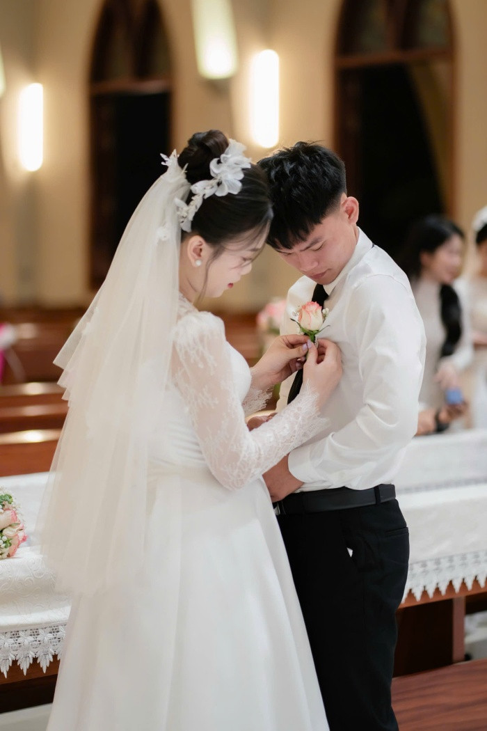 Vợ chồng cầu thủ Hồ Văn Cường quê ở Nghệ An.