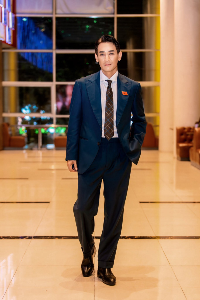Hứa Vĩ Văn là một trong những diễn viên sở hữu tổng doanh thu phòng vé hơn 1.300 tỷ đồng tại Việt Nam. Ảnh: FBNV.
