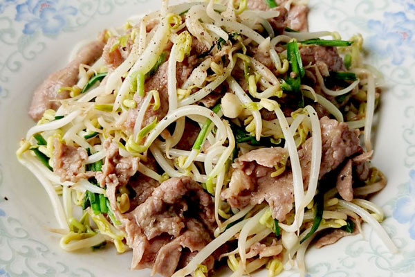 Giá đỗ có chỉ số đường huyết (GI) thấp nên không làm đường huyết tăng nhanh sau ăn. (Ảnh minh họa từ Internet)