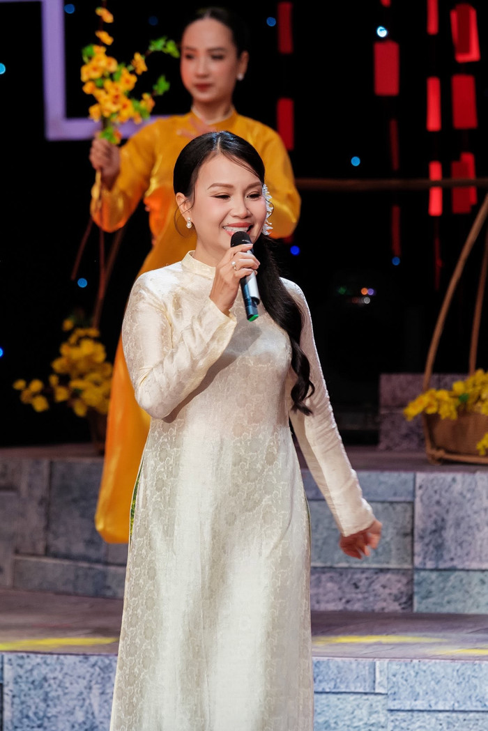 Hạnh phúc của ca sĩ Cẩm Ly Ảnh 4