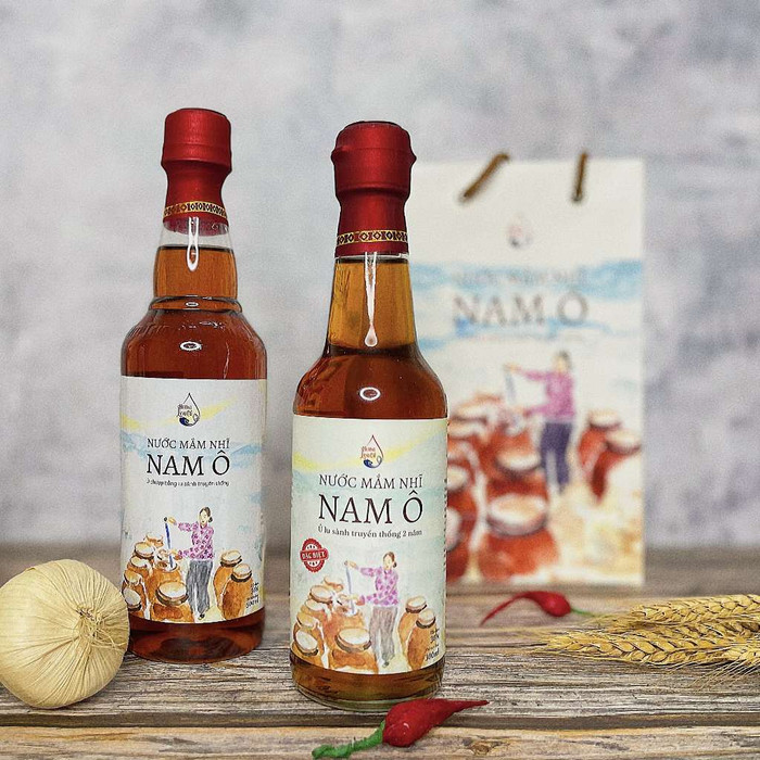 Trở về sau chuyến tham quan Đà Nẵng quê Mỹ Tâm, những món quà này không phải ai cũng biết để mua Ảnh 3
