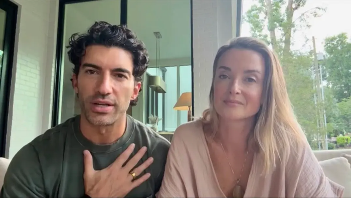Justin Baldoni cùng vợ là Emily Baldoni.