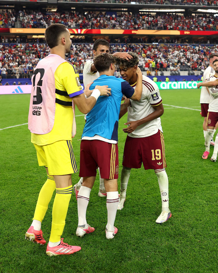 Lamine Yamal đã không phải nhận bất kỳ án phạt nào sau pha vào bóng quyết liệt với Mbappe trong chiến thắng 2-0 của Tây Ban Nha trước Pháp ở bán kết World Cup 2026. Ảnh: FIFA