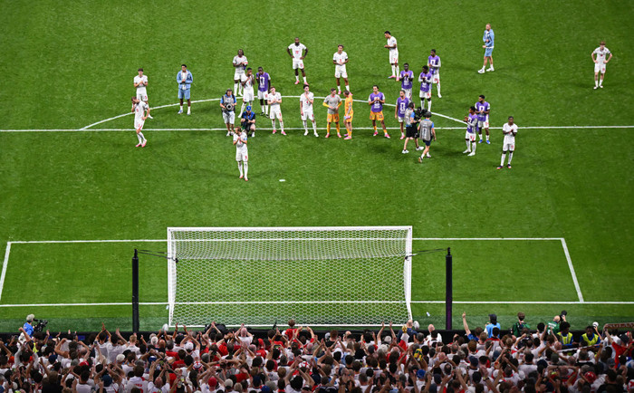 Anh thua &nbsp;ngược Argentina. Ảnh: England football team