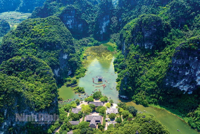 Lung linh Tràng An. Ảnh: Báo Ninh Bình