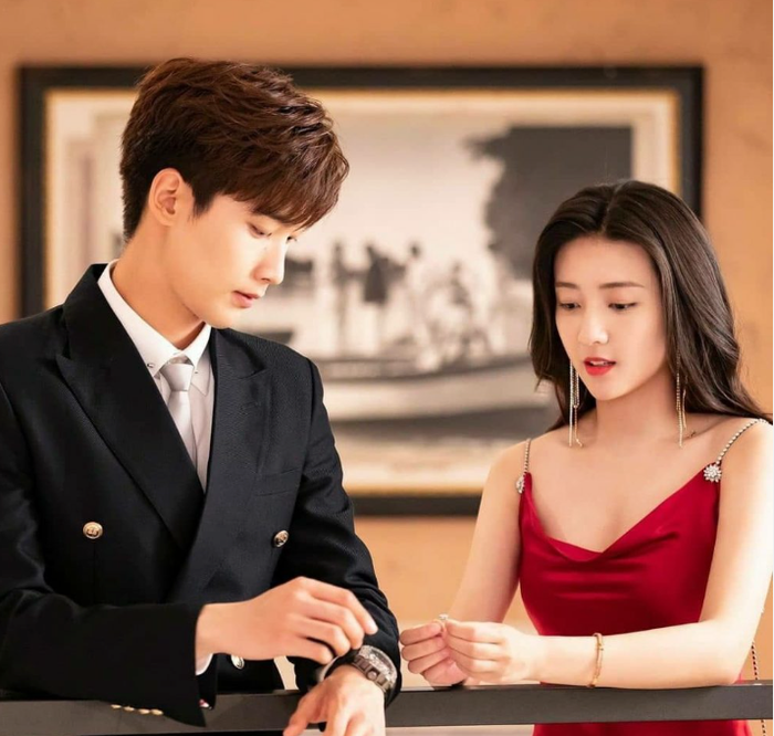 Hình Chiêu Lâm và Lương Khiết gần như là cặp đôi 'bảo chứng' cho chemistry. Đến nay, họ vẫn được xem là một trong những cặp đôi ngôn tình có số lần hợp tác nhiều và thành công nhất Cbiz.