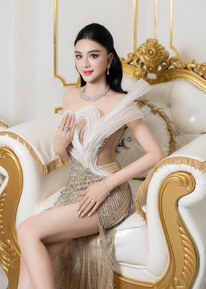 Việc công bố đi thêm bước nữa đúng ngày sinh nhật tuổi 50 của Lâm Khánh Chi khiến nhiều khán giả bất ngờ. (Nguồn: FBNV)