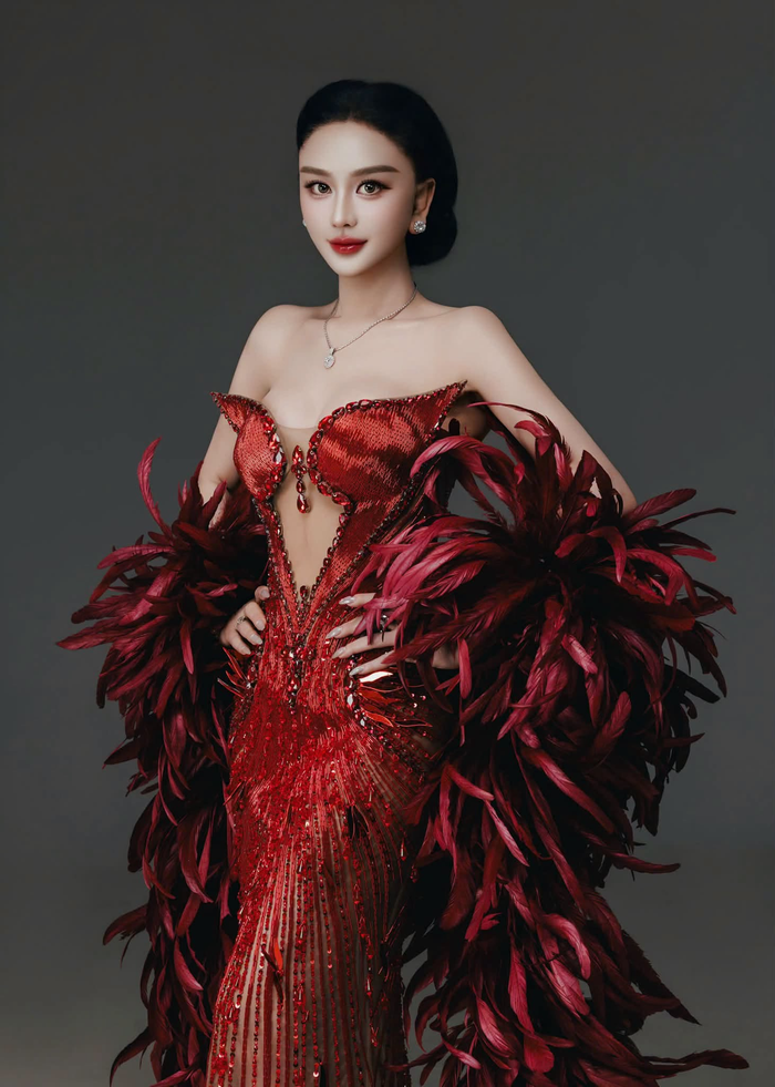 Lâm Khánh Chi bất ngờ thông báo việc đi thêm bước nữa nhân dịp sinh nhật 50 tuổi. (Nguồn: FBNV)