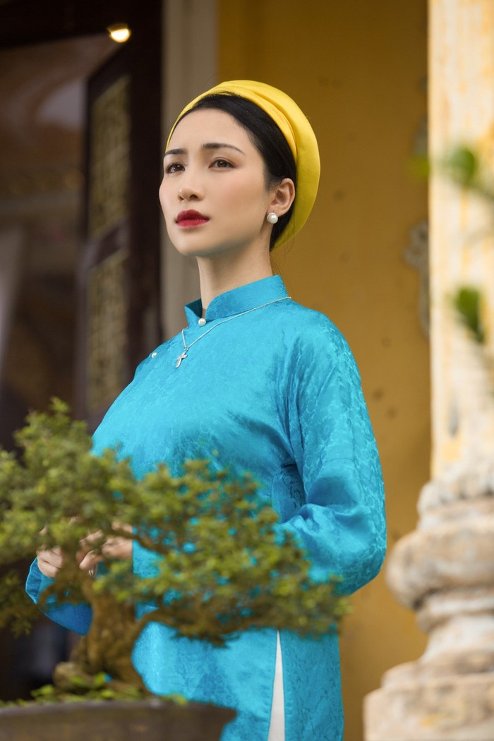 Hòa Minzy đã phải bán nhà, bán xe để lấy kinh phí làm MV tái hiện câu chuyện của Hoàng hậu cuối cùng trong lịch sử Việt Nam.