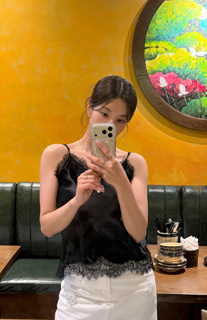 Nhiều người hâm mộ cho rằng Kwon Eun Bi là một trong những nữ thần tượng sở hữu hình thể nổi bật nhất K-pop hiện nay.&nbsp;