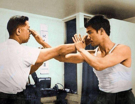 ừ màn ảnh đến võ đài, sức ảnh hưởng của Lý Tiểu Long vẫn chưa từng phai nhạt theo thời gian.