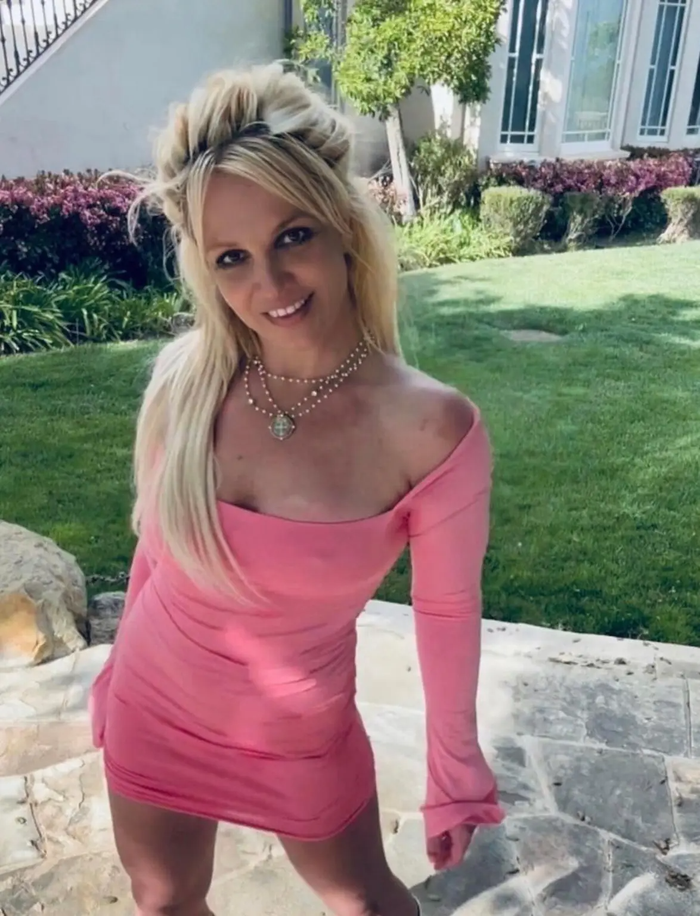 Nhiều người cho rằng Britney Spears đang mong muốn chào đón thêm một thành viên mới trong gia đình.