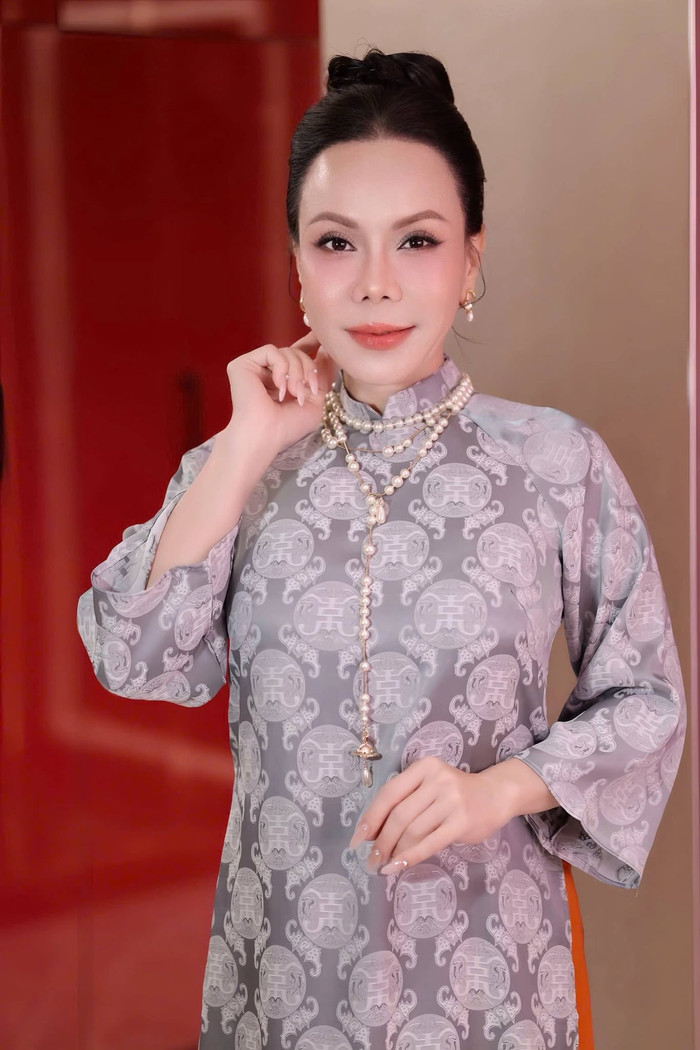Việt Hương đối diện với áp lực không hề nhỏ sau thành công của loạt phim điện ảnh đạt doanh thu ấn tượng. (Nguồn: FBNV)