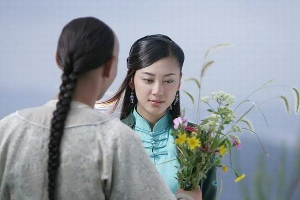 Ngoại trừ sắc vóc, A Kha thua xa các bà vợ khác nhưng luôn&nbsp;khiến Tiểu Bảo mê mẩn.