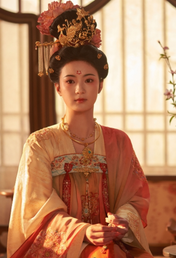 Mỹ nhân cổ trang Trương Nhã Khâm chinh phục khán giả nhờ gương mặt mang đậm nét cổ điển cùng lối diễn xuất tinh tế, giàu cảm xúc. Ảnh: NSX