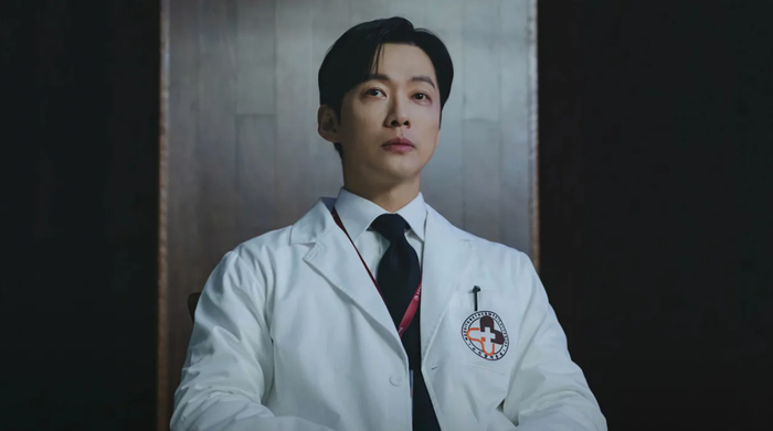 Nam Goong Min tiếp tục lựa chọn dòng phim tâm lý giật gân với The Husband.&nbsp;