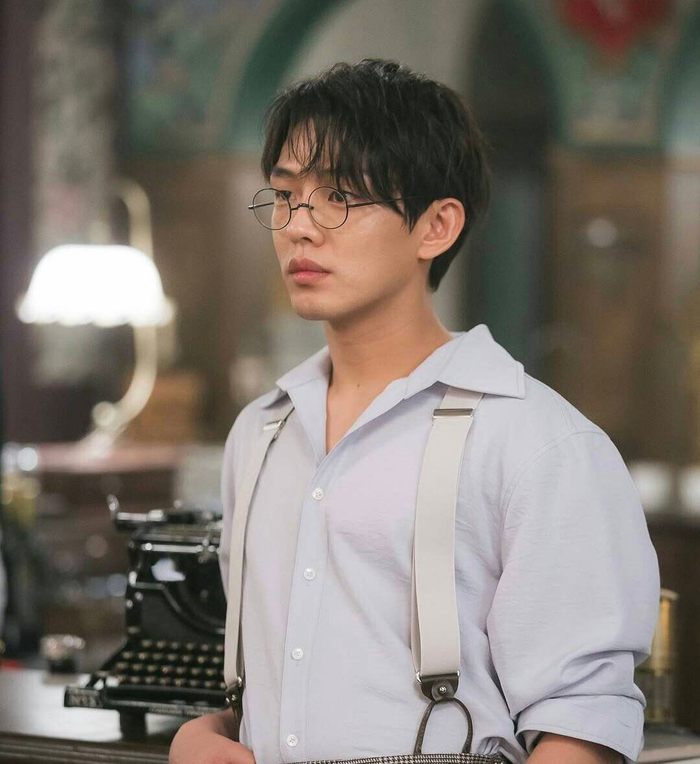 Yoo Ah In cũng đang có những bước đi cho thấy ngày trở lại không còn xa.