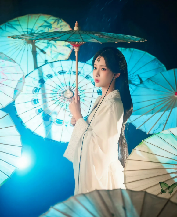 Mạnh Tử Nghĩa trở thành tâm điểm bàn luận trong Bách Hoa Sát. Ảnh: Weibo&nbsp;