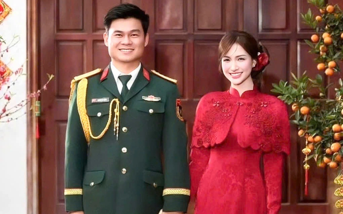 Hòa Minzy và chồng tương lai quân nhân mà cô công khai vào hồi tháng 3 năm nay.