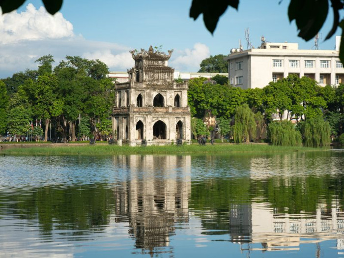 Nét trong lành ở Hồ Gươm. Ảnh: Vinh Dao