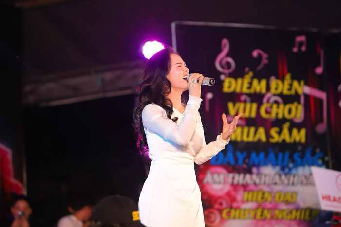 Ca sĩ Nhật Kim Anh thừa nhận bị bể giọng Ảnh 1