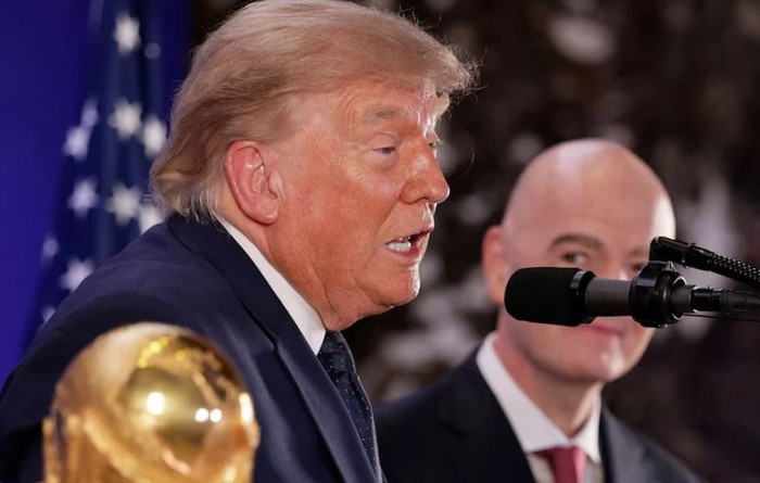 Tổng thống Donald Trump tại cuộc họp báo cùng Chủ tịch FIFA Gianni Infantino. Ảnh: Reuters&nbsp;