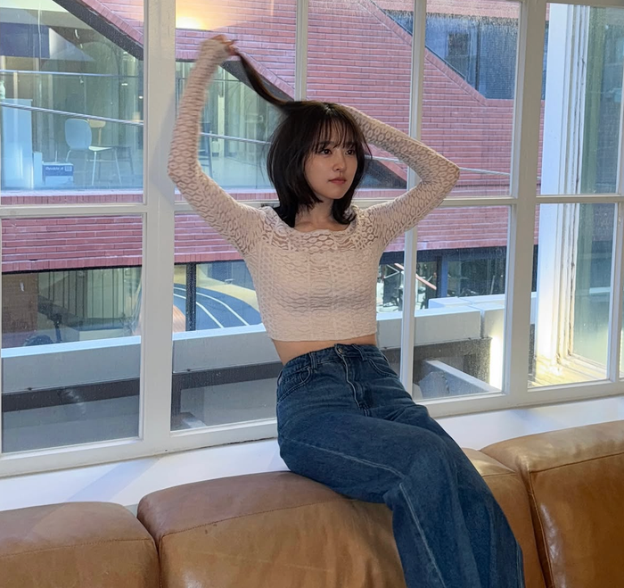 Park Bo Young diện áo xuyên thấu 'nửa kín, nửa hở'. Ảnh: IGNV
