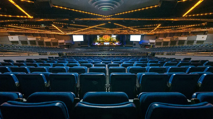 Cặp đôi sẽ tổ chức tiệc tiền hôn lễ Infosys Theater.&nbsp;